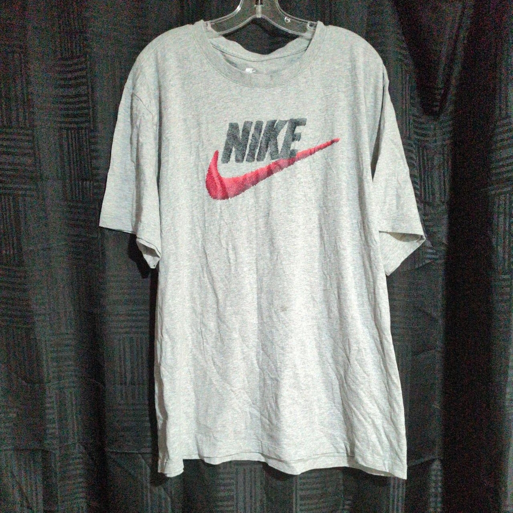 Nike Gray and Red Short Sleeve Tee